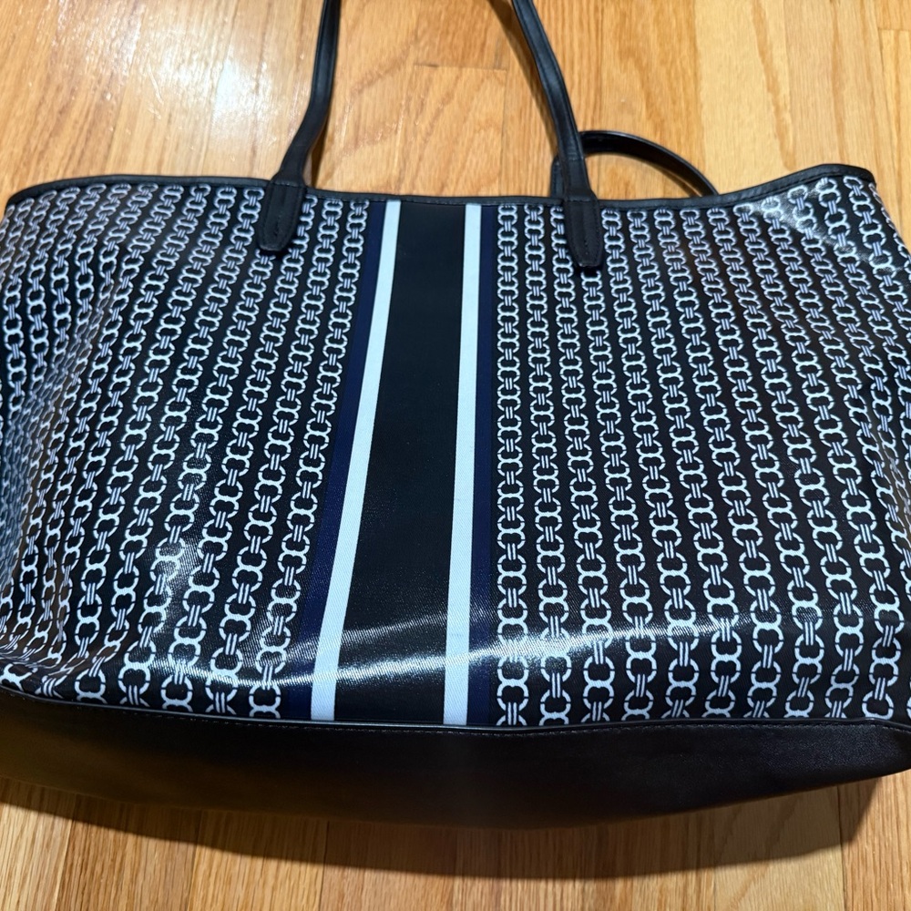 Tory Burch Gemini Link Tote in black